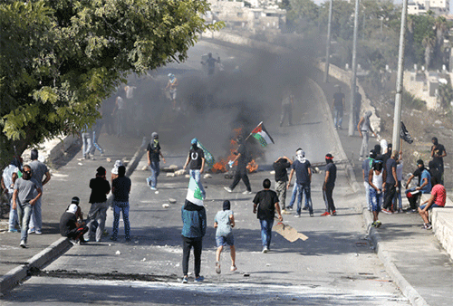 palestinos protestan contra crímenes israelíes La entidad sionista prohíbe la entrada a palestinos a la Ciudad Vieja